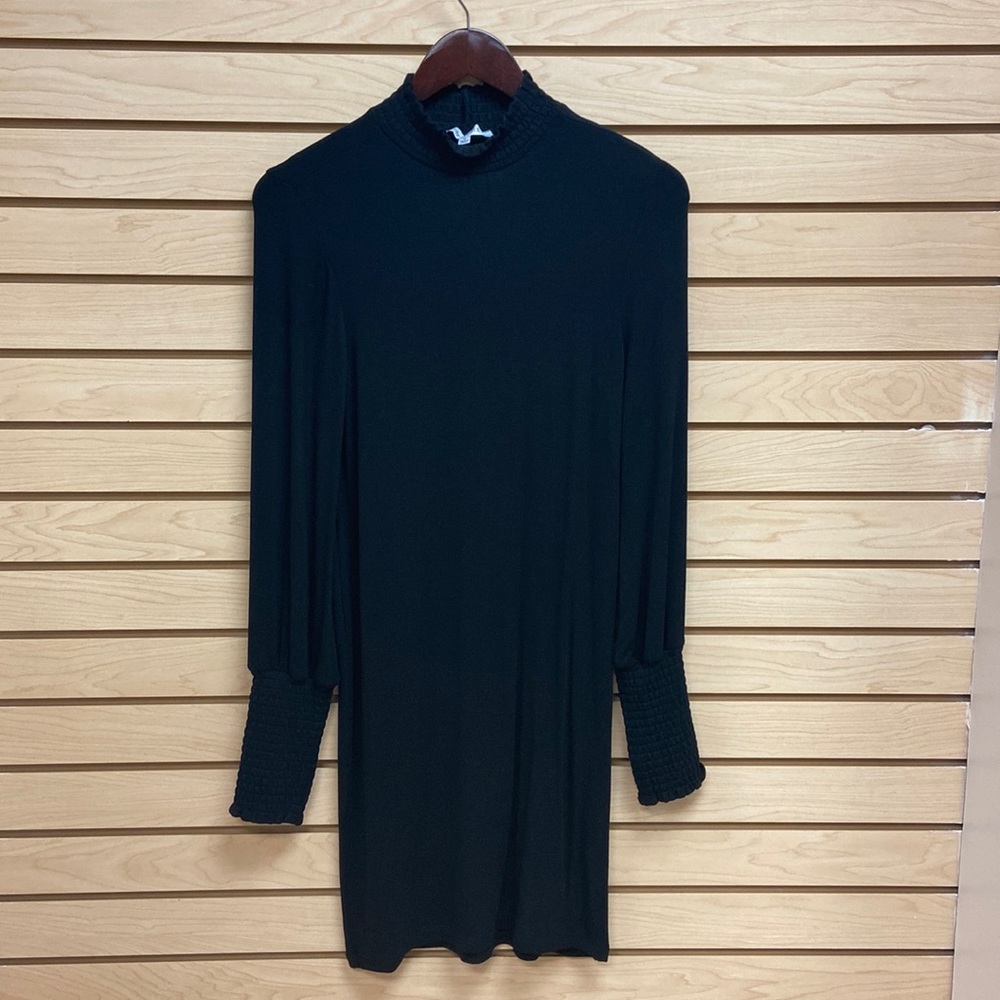 One One Six Fashionable women dress. Size Small